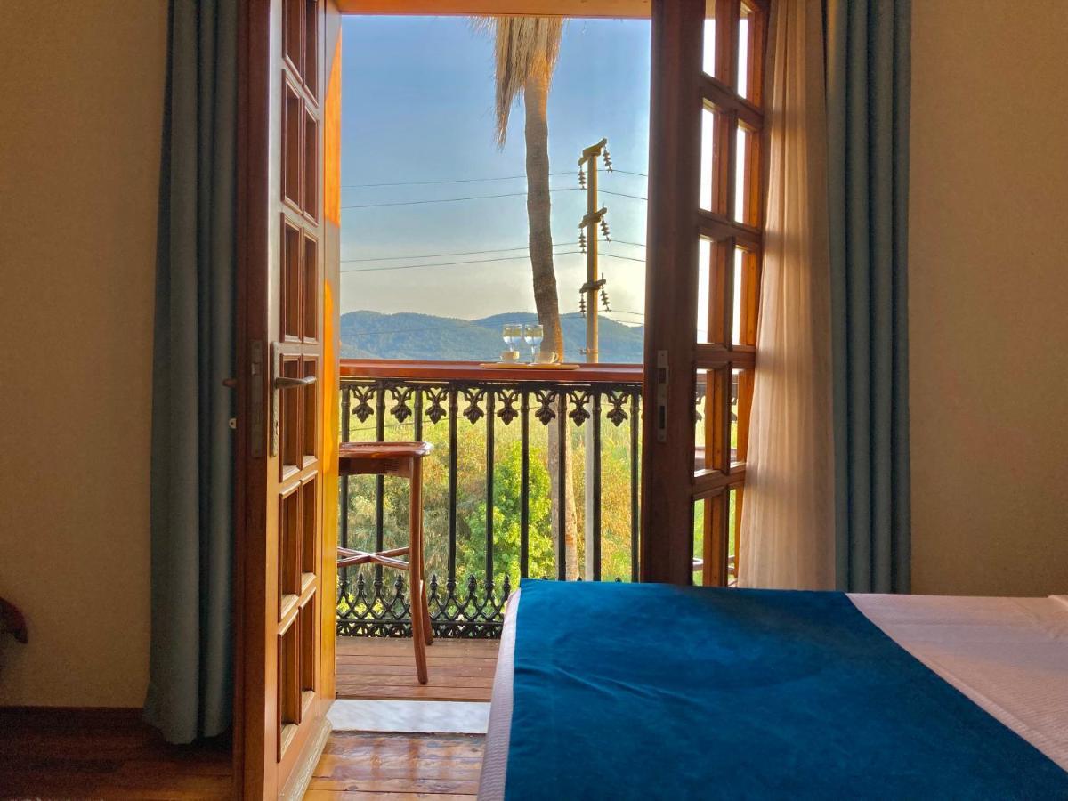 Portofino Boutique Hotel อัคยาคา ภายนอก รูปภาพ