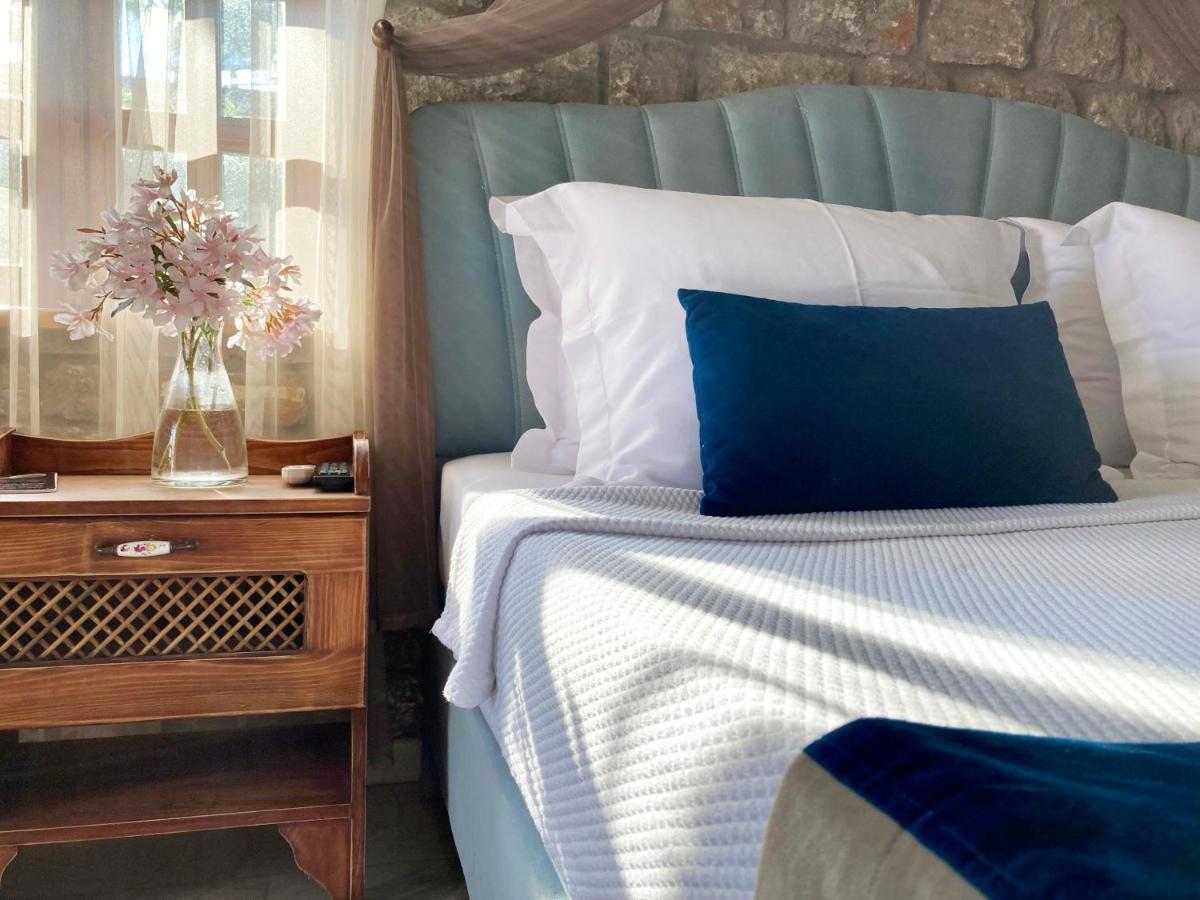 Portofino Boutique Hotel อัคยาคา ภายนอก รูปภาพ