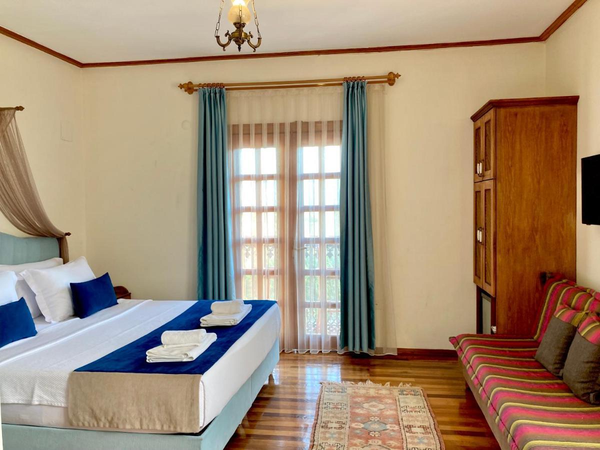 Portofino Boutique Hotel อัคยาคา ภายนอก รูปภาพ