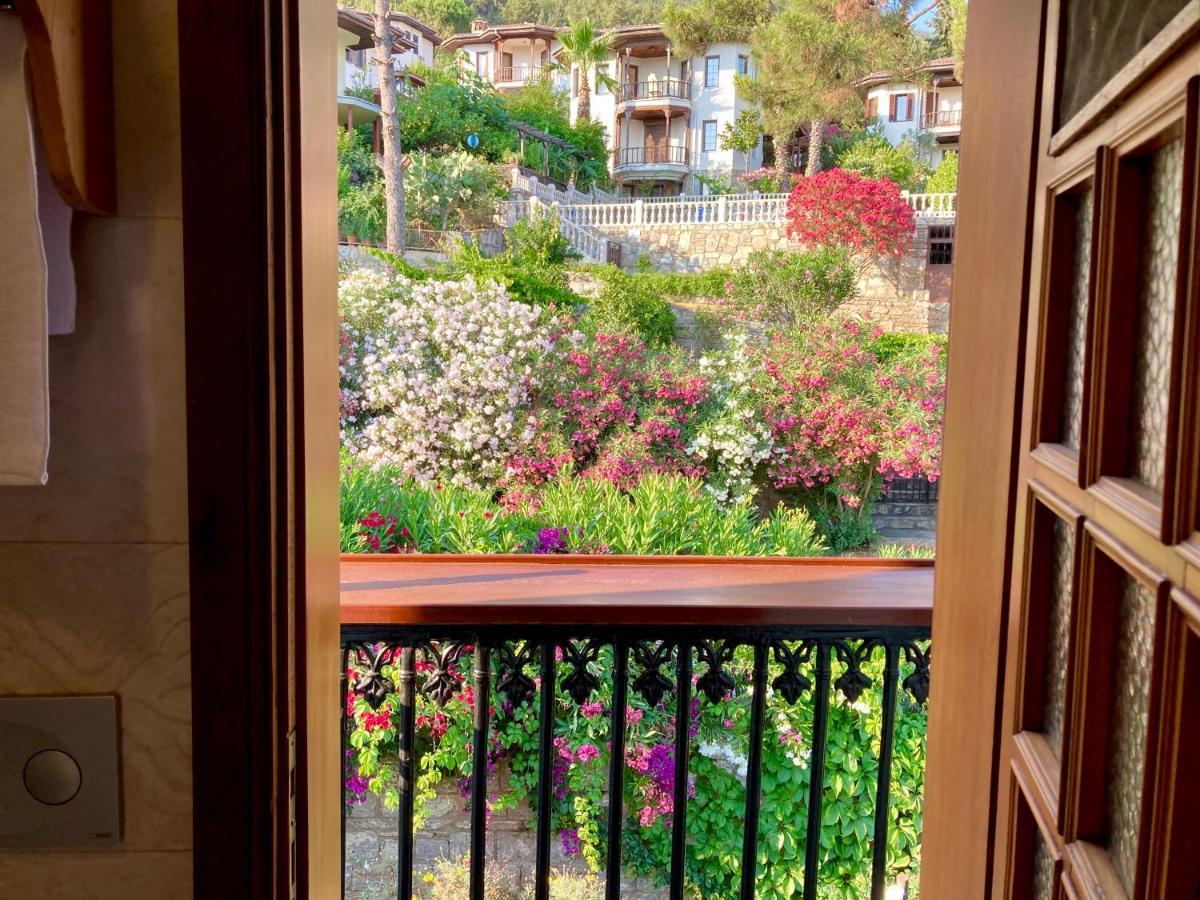 Portofino Boutique Hotel อัคยาคา ภายนอก รูปภาพ