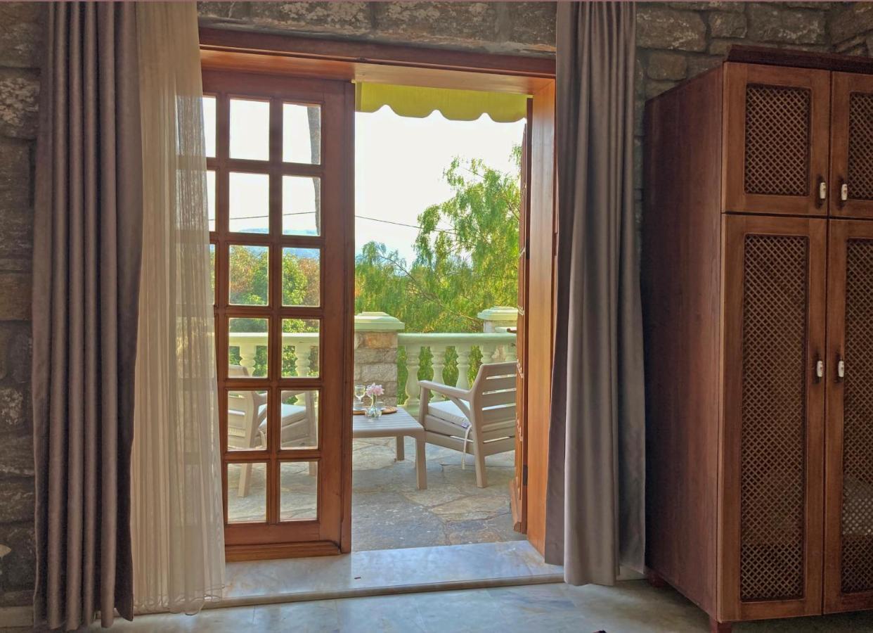 Portofino Boutique Hotel อัคยาคา ภายนอก รูปภาพ
