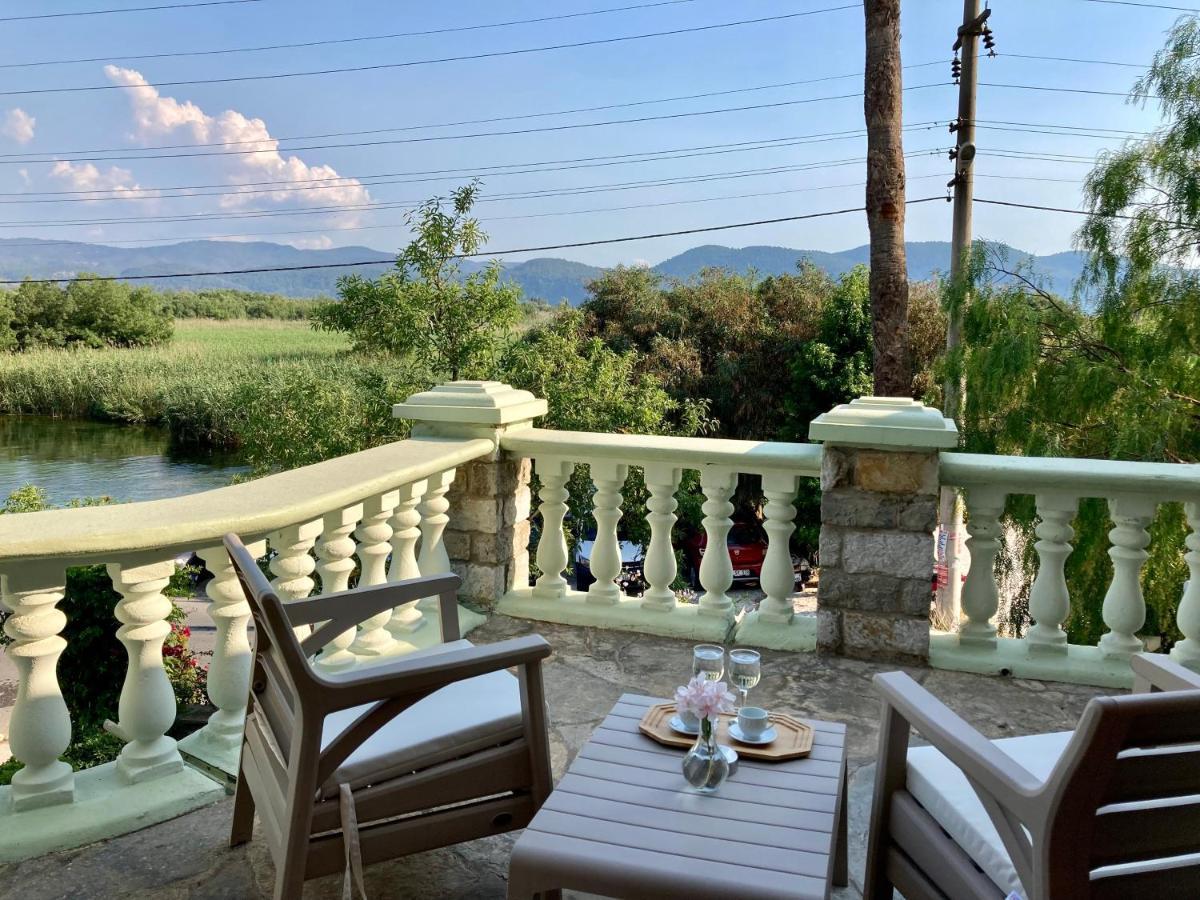 Portofino Boutique Hotel อัคยาคา ภายนอก รูปภาพ
