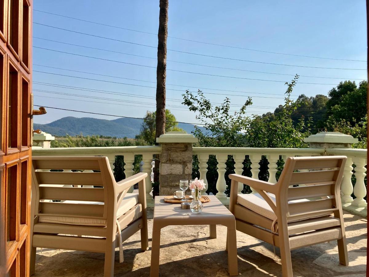 Portofino Boutique Hotel อัคยาคา ภายนอก รูปภาพ