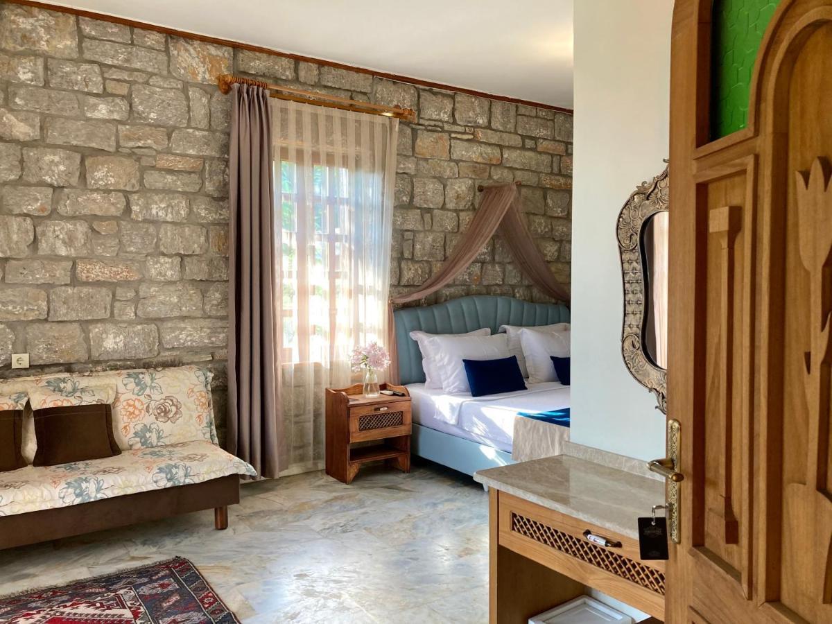 Portofino Boutique Hotel อัคยาคา ภายนอก รูปภาพ
