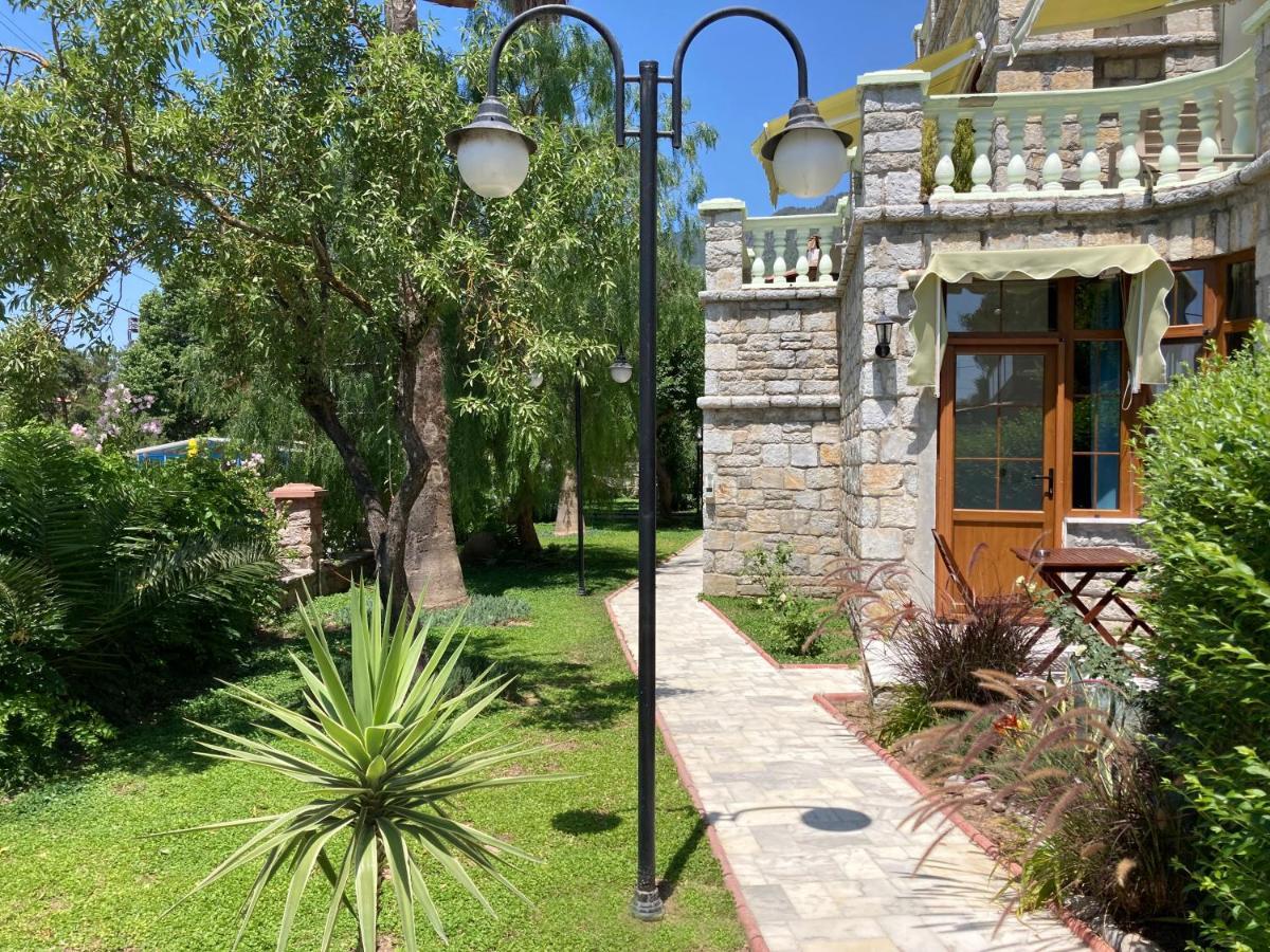 Portofino Boutique Hotel อัคยาคา ภายนอก รูปภาพ