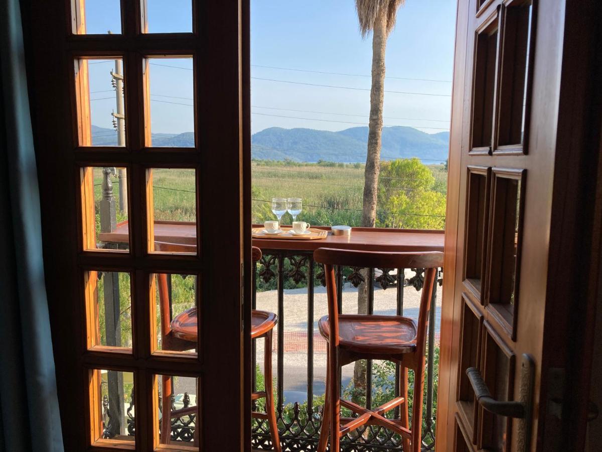 Portofino Boutique Hotel อัคยาคา ภายนอก รูปภาพ