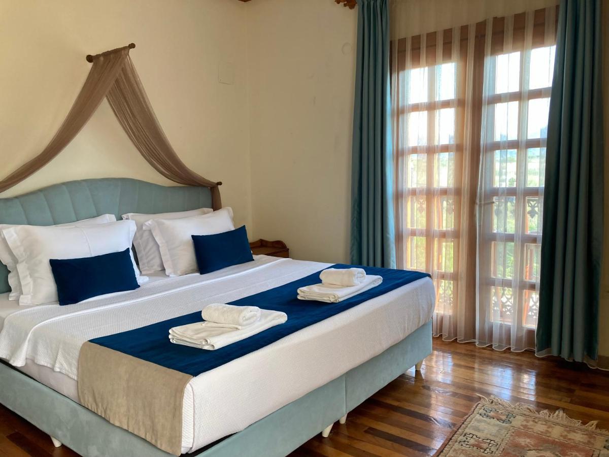 Portofino Boutique Hotel อัคยาคา ภายนอก รูปภาพ