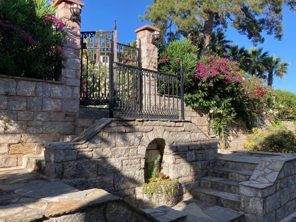 Portofino Boutique Hotel อัคยาคา ภายนอก รูปภาพ