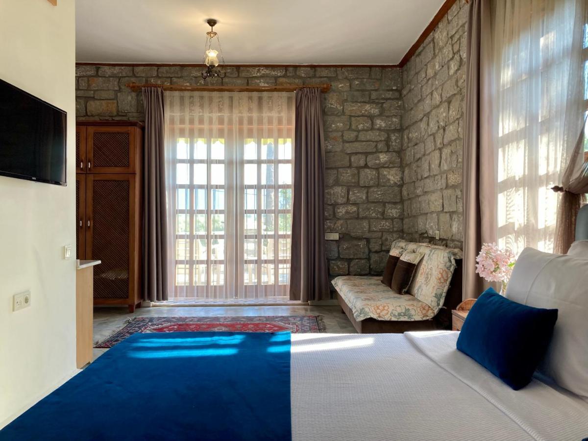 Portofino Boutique Hotel อัคยาคา ภายนอก รูปภาพ