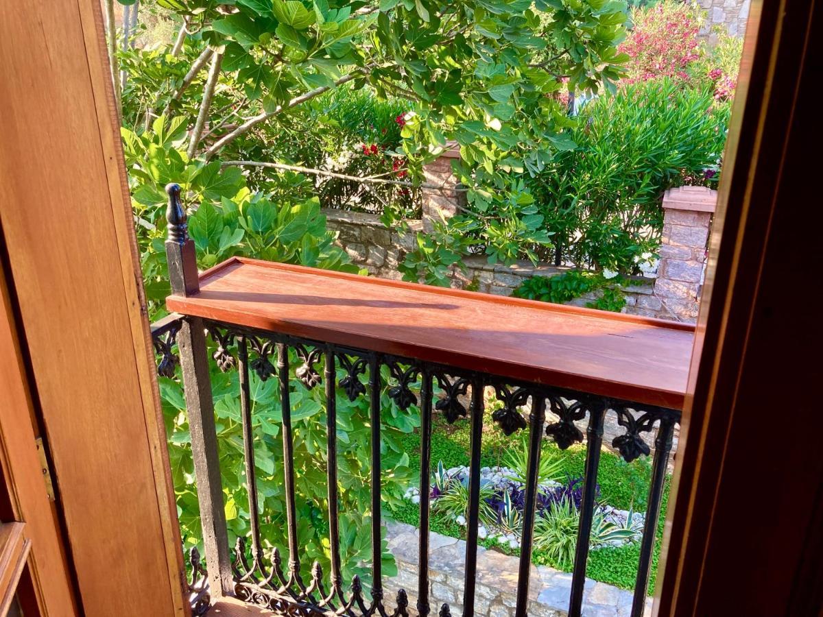 Portofino Boutique Hotel อัคยาคา ภายนอก รูปภาพ