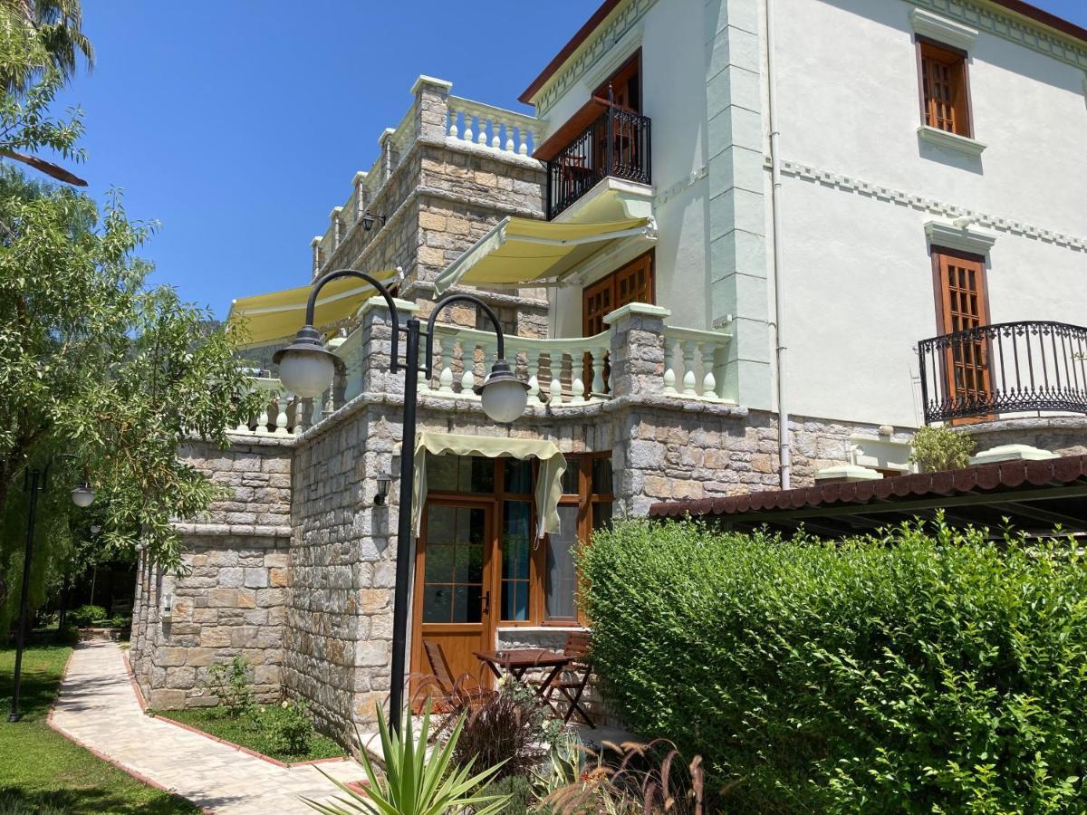 Portofino Boutique Hotel อัคยาคา ภายนอก รูปภาพ