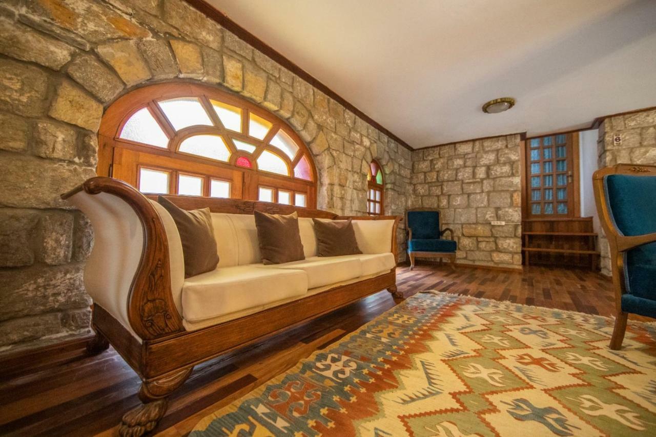 Portofino Boutique Hotel อัคยาคา ภายนอก รูปภาพ